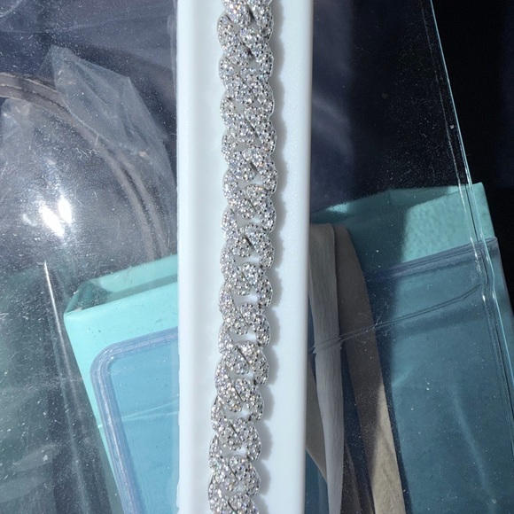 MOISSANITE
925 SILVER
6MM MOISSANITE
925 SILVER
3.00CTW
$1400.00 6in - Picture 3 of 11